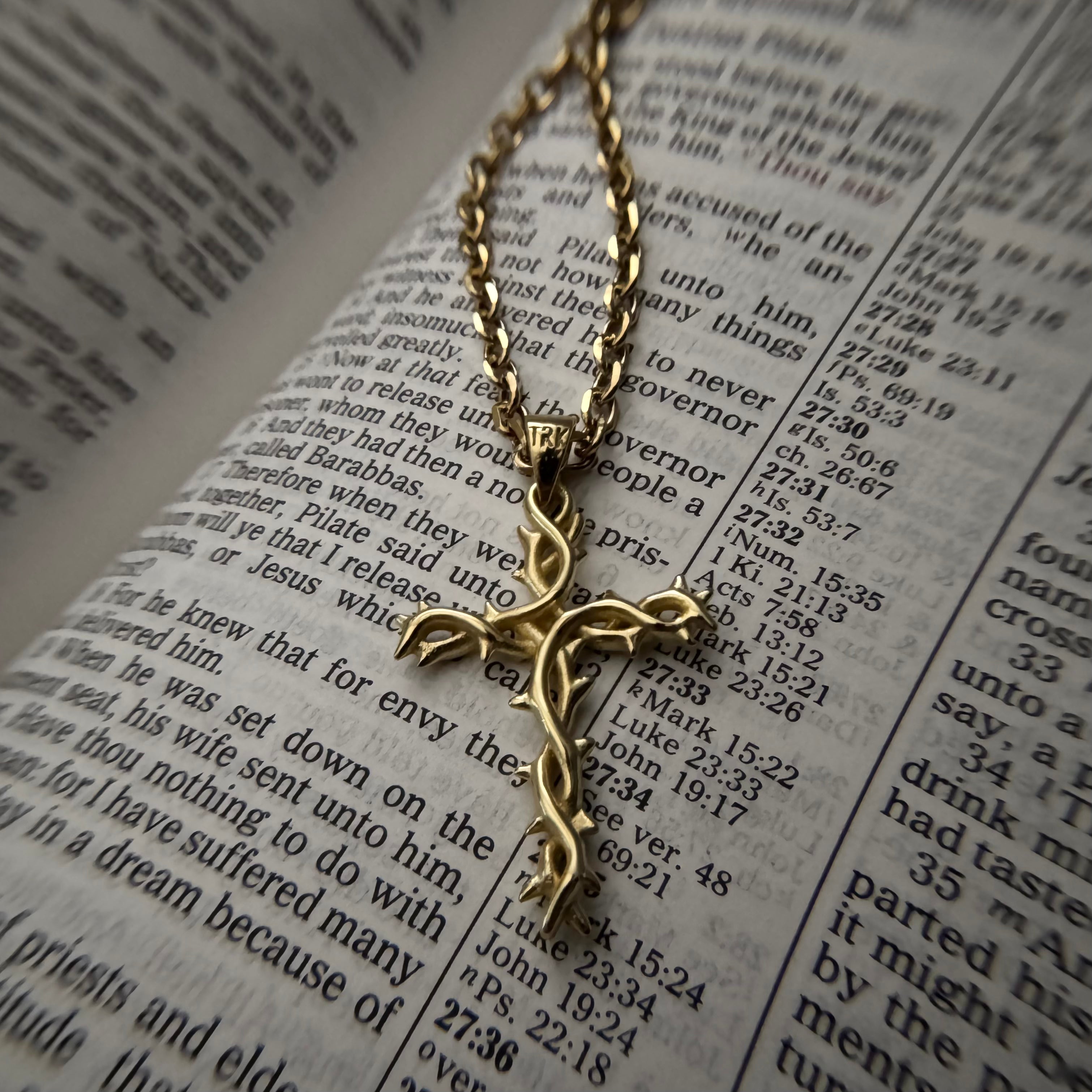 Crown of Thorns Cross Necklace (Gold)