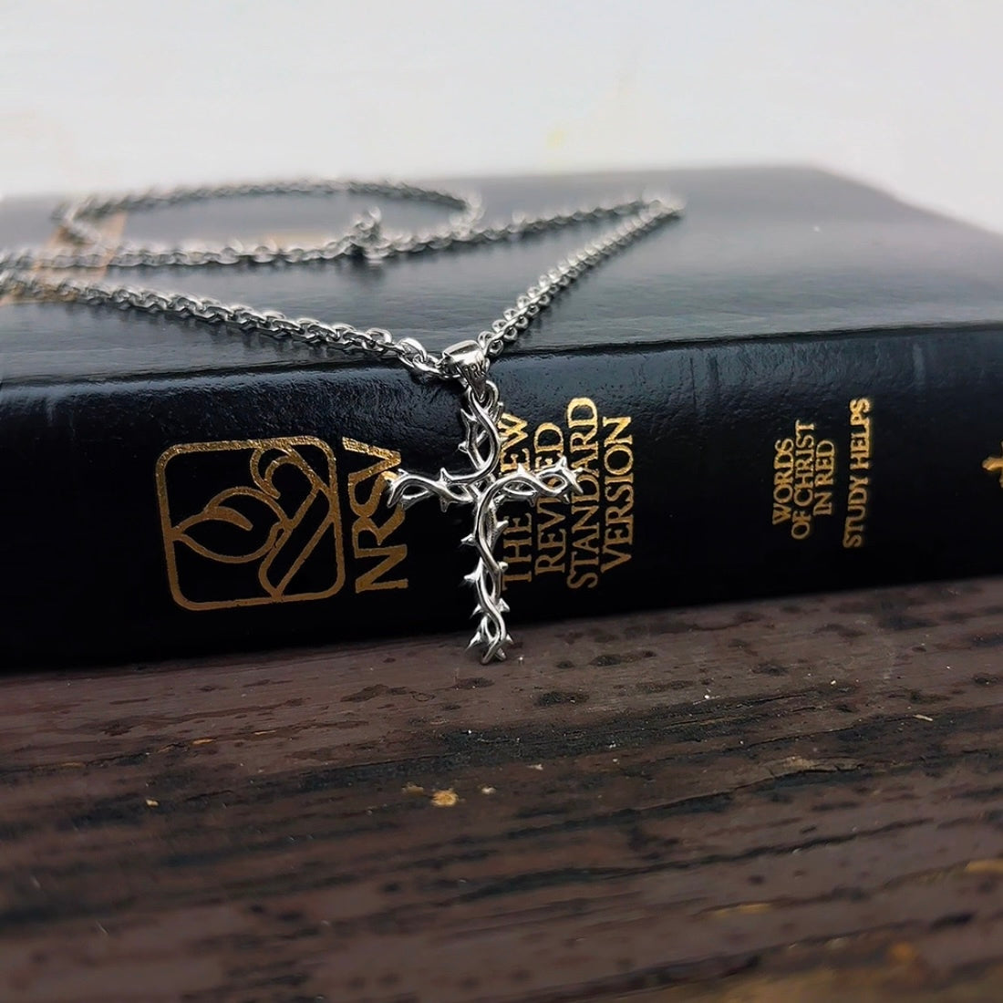 Crown of Thorns Cross Necklace (Silver)